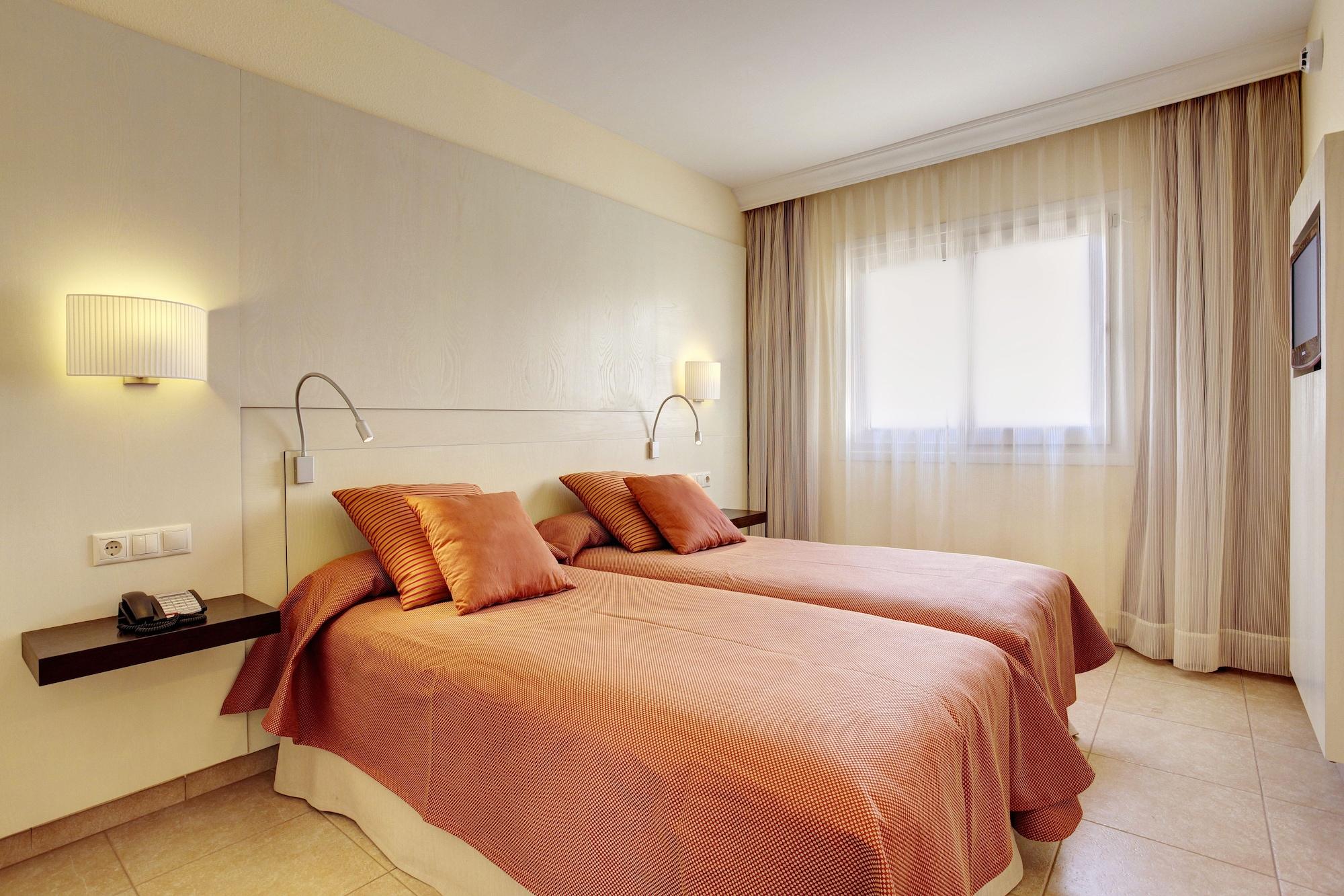 Grupotel Tamariscos Ситадела Екстериор снимка