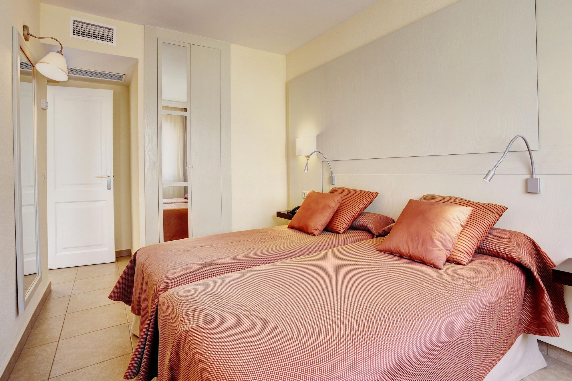 Grupotel Tamariscos Ситадела Екстериор снимка